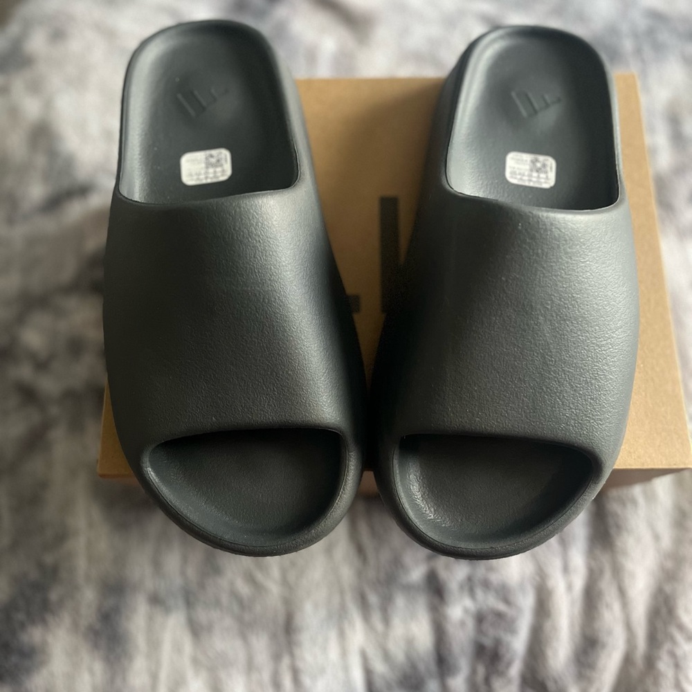 Yeezy Slide Sandals in Dark Gray